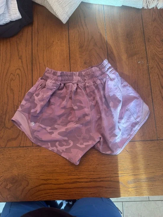 lululemon athletica Mauve Camo Running Shorts - Picture 4 of 5